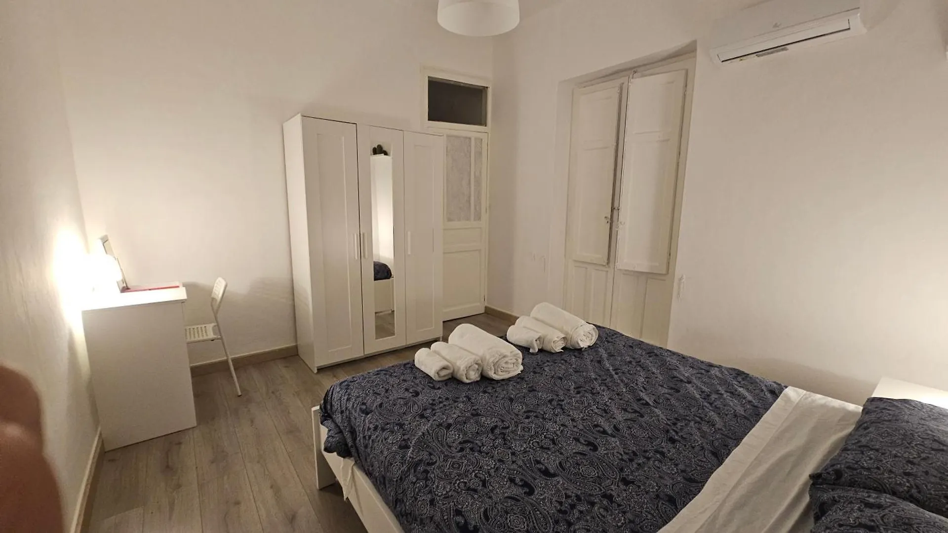 Dietro Ballaro - Guest House Palermo 0*,  Italy